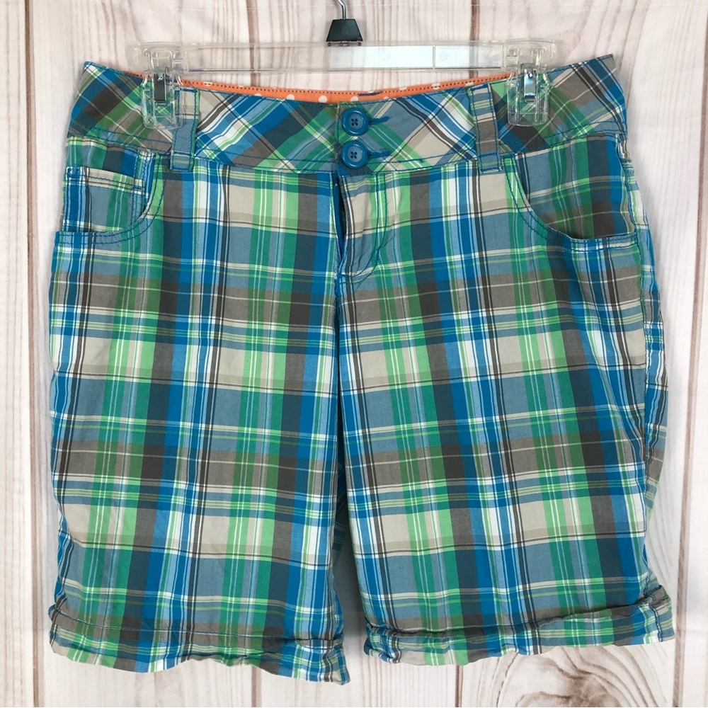 No Boundaries Plaid / Striped Shorts